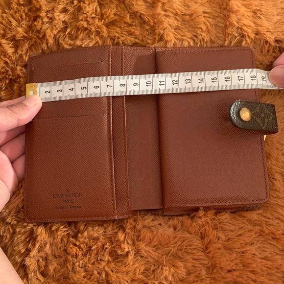 Authentic LV monogram Short coin wallet - Picture 15 of 16